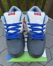 Size 10 - Nike SB Dunk Low Dorothy. 313170-020. 4