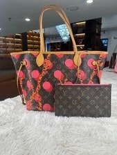 Louis Vuitton — Louis Vuitton Neverfull Yayoi Kusama Pochette — Handbag — resale