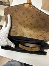 Louis Vuitton Crossbody , Top Handle, Clasp, HW 4