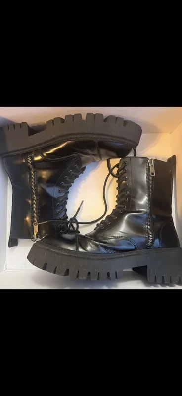 Balenciaga — Balenciaga ZIP UP — Designer Shoe — resale