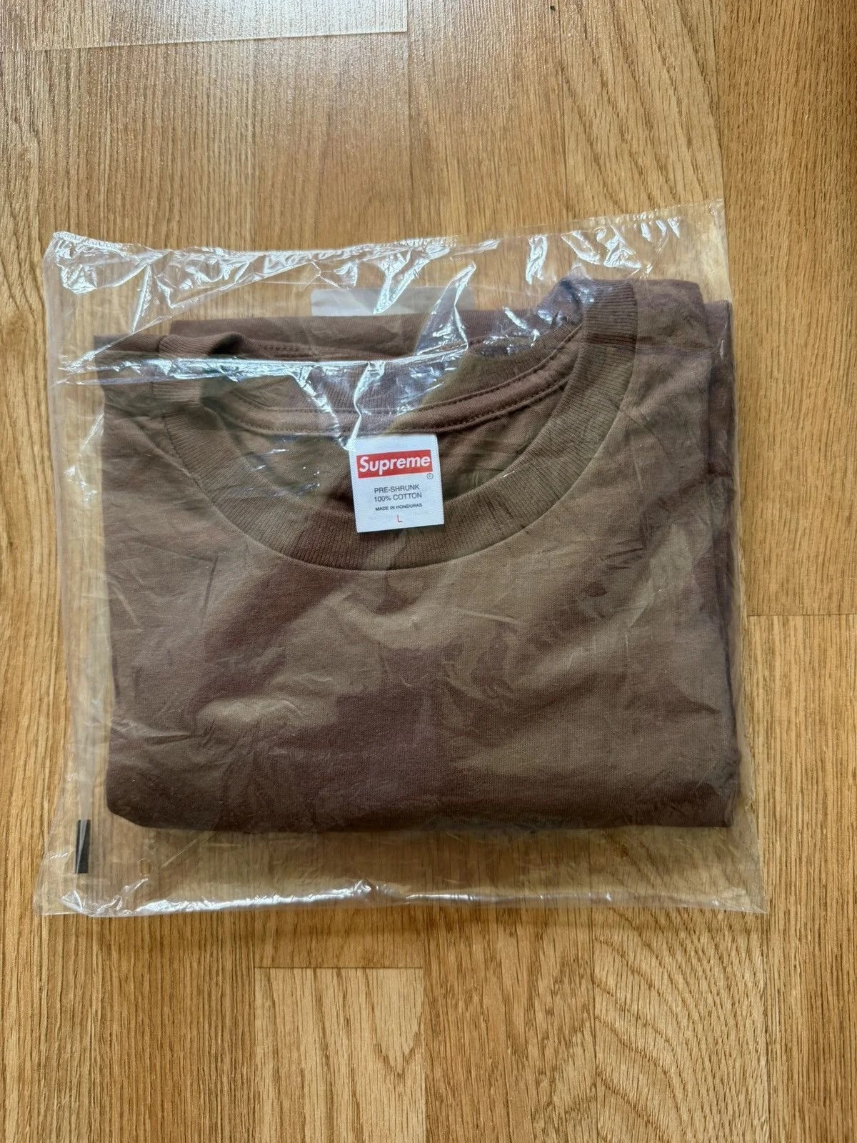 Supreme — Supreme Supper Tee New — streetwear — resale