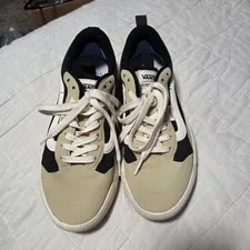 Vans — Vans UltraRange Exo UltraCush Size 6.5 8 — Sneaker — resale