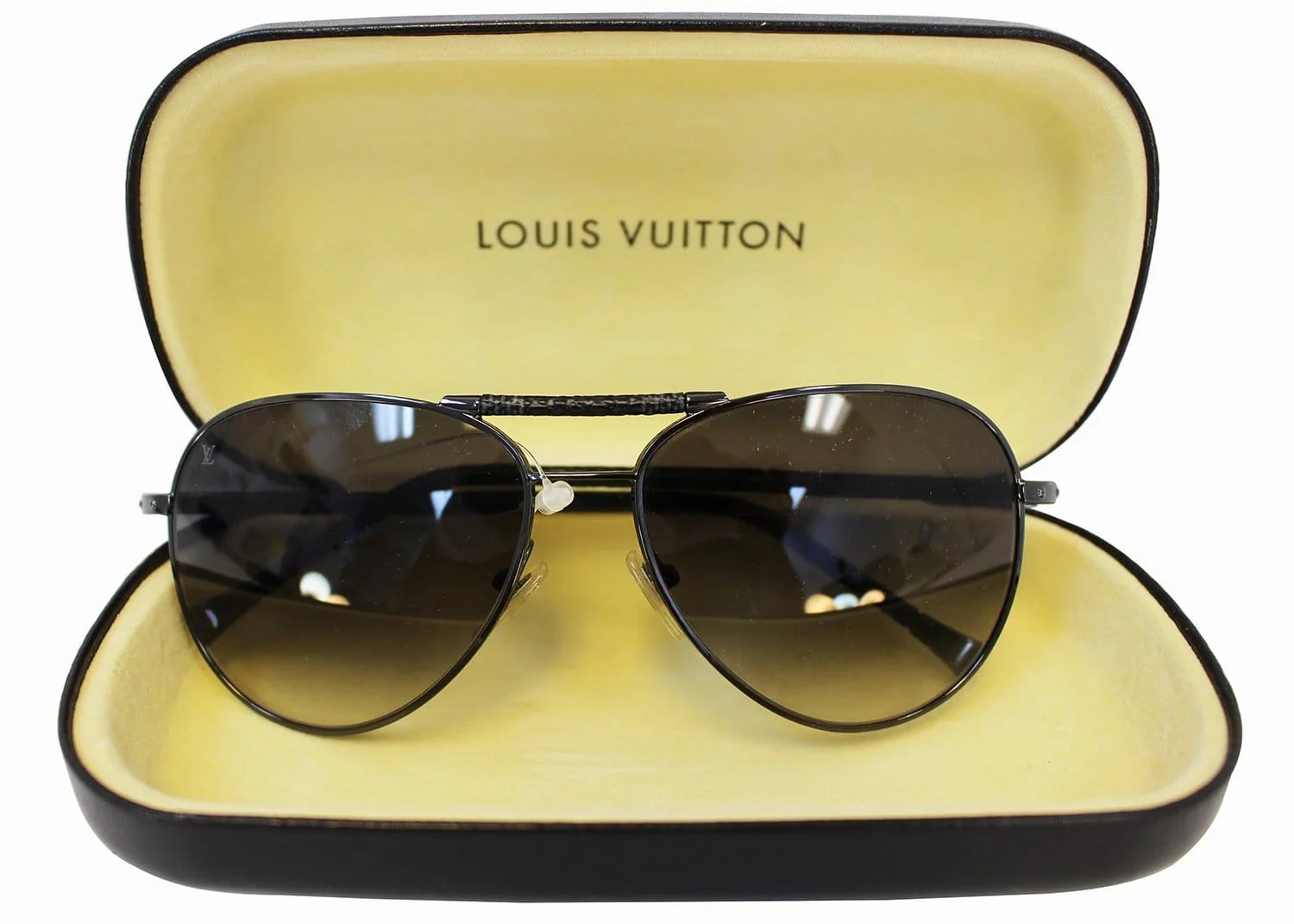 Louis Vuitton — Louis Vuitton Conspiration Pilote Sunglasses — Accessory — resale