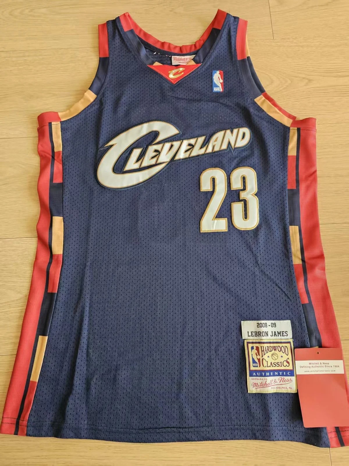 James — 2003 2004 Cleveland Cavaliers #23 LeBron James — streetwear — resale