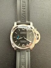 Panerai PAM01372 Luminor Quaranta 40mm W/ Extra Rubber Strap 3