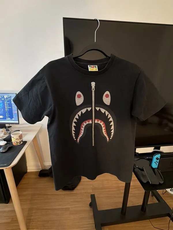 BAPE — Bape Shark Tee M — streetwear — resale