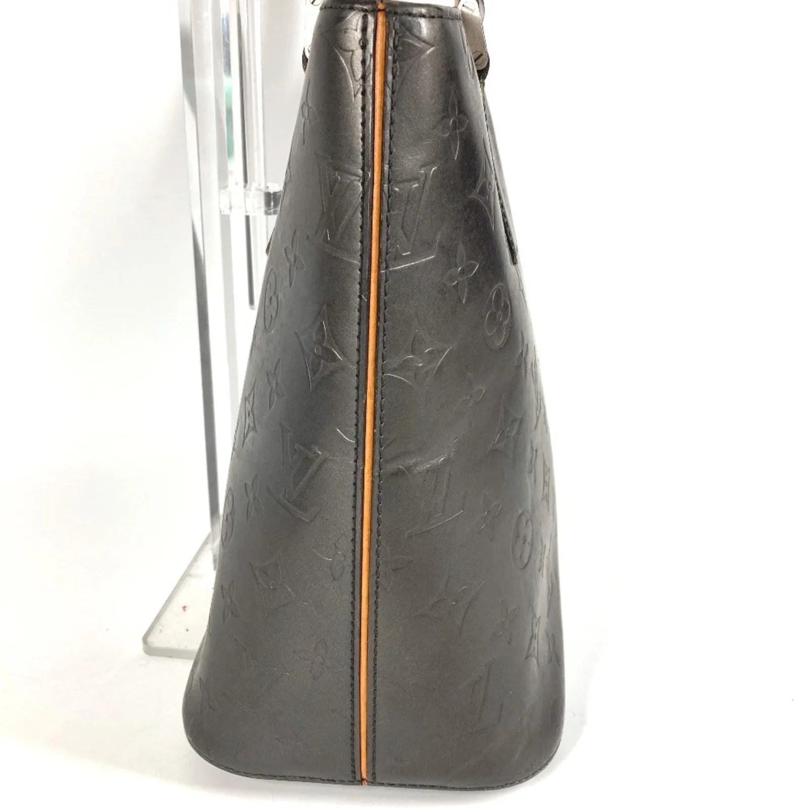 Louis Vuitton Dark Mat 4