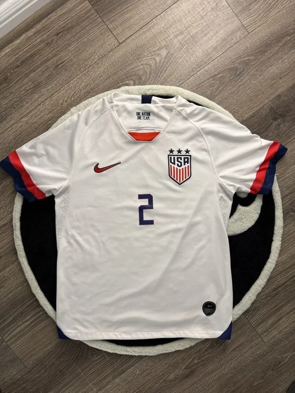Nike — Nike X USA Mallory Pugh #2 — streetwear — resale