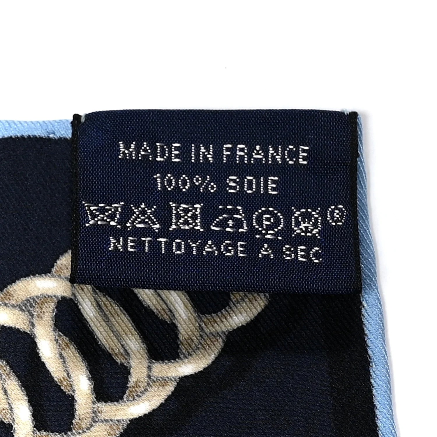 Grand Manege Detail Scarf 70 Caban Poudre 3