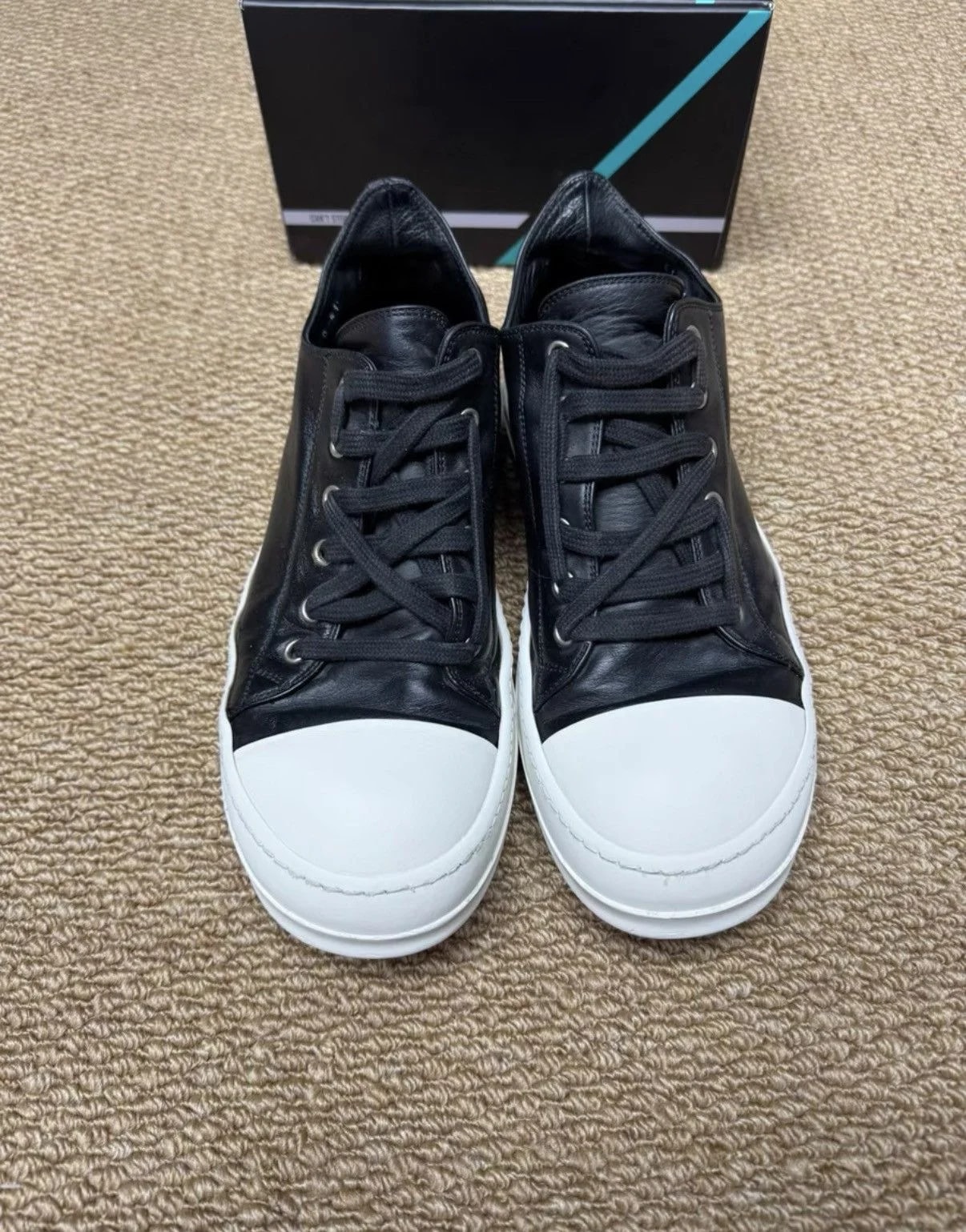 Rick Owens — Rick Owens Mainline Low-Top Sneaks K37 — Sneaker — resale