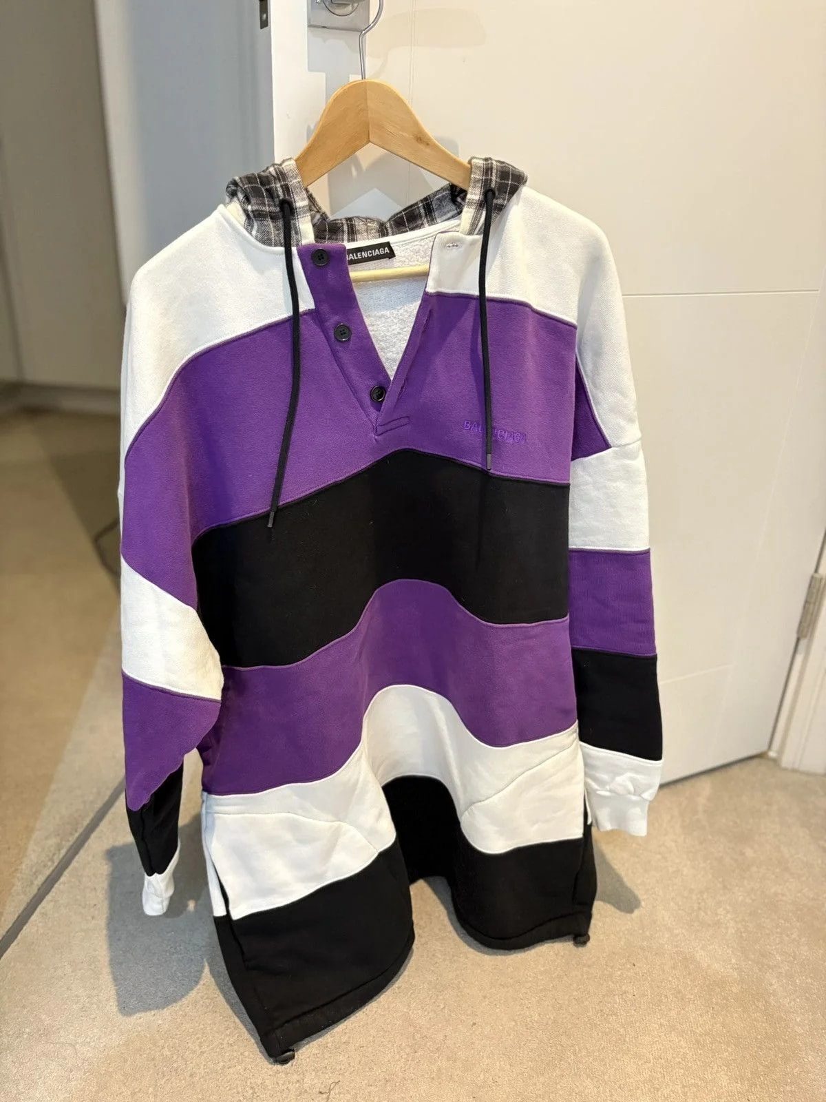 Balenciaga — Oversized Balenciaga Hoodie — streetwear — resale