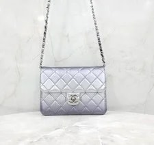 Chanel — Chanel Cruise Collection Chain Flap New Model Chip 155941328 — Handbag — resale