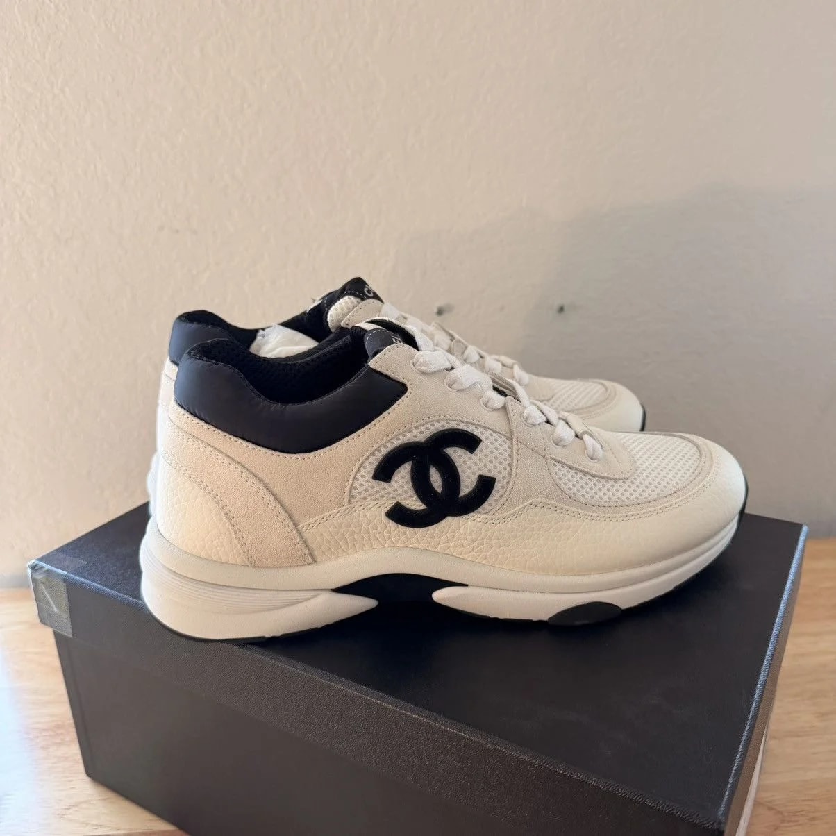 Chanel — Chanel Low Top Runner G38299 Y55720 — Sneaker — resale