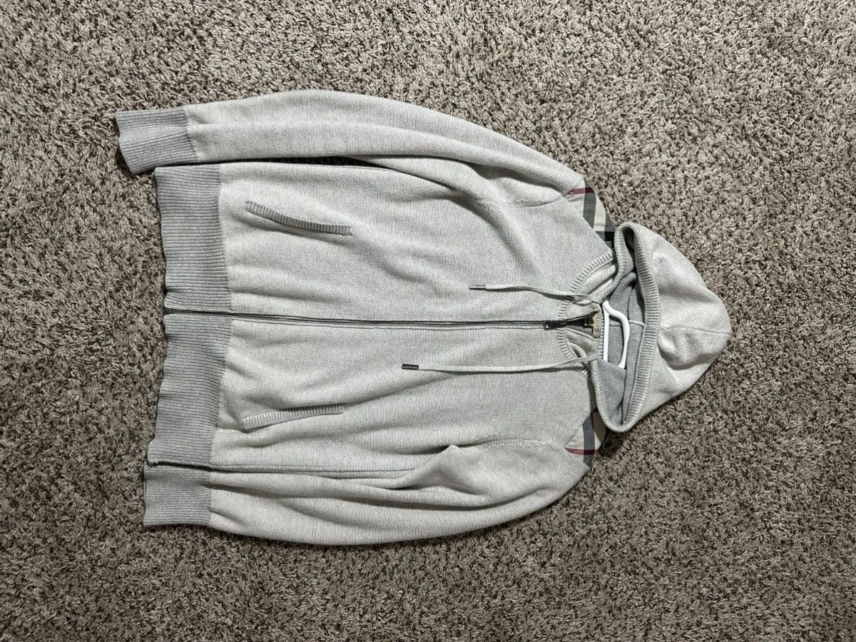 Burberry — Burberry Zip Up — streetwear — resale