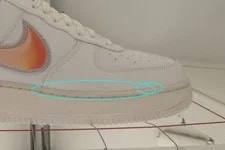 Nike AO2441-102 Moderate Wear Or Visible Flaws 3