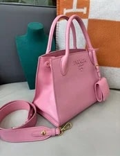 Prada 26x20 Cm 98% New 3