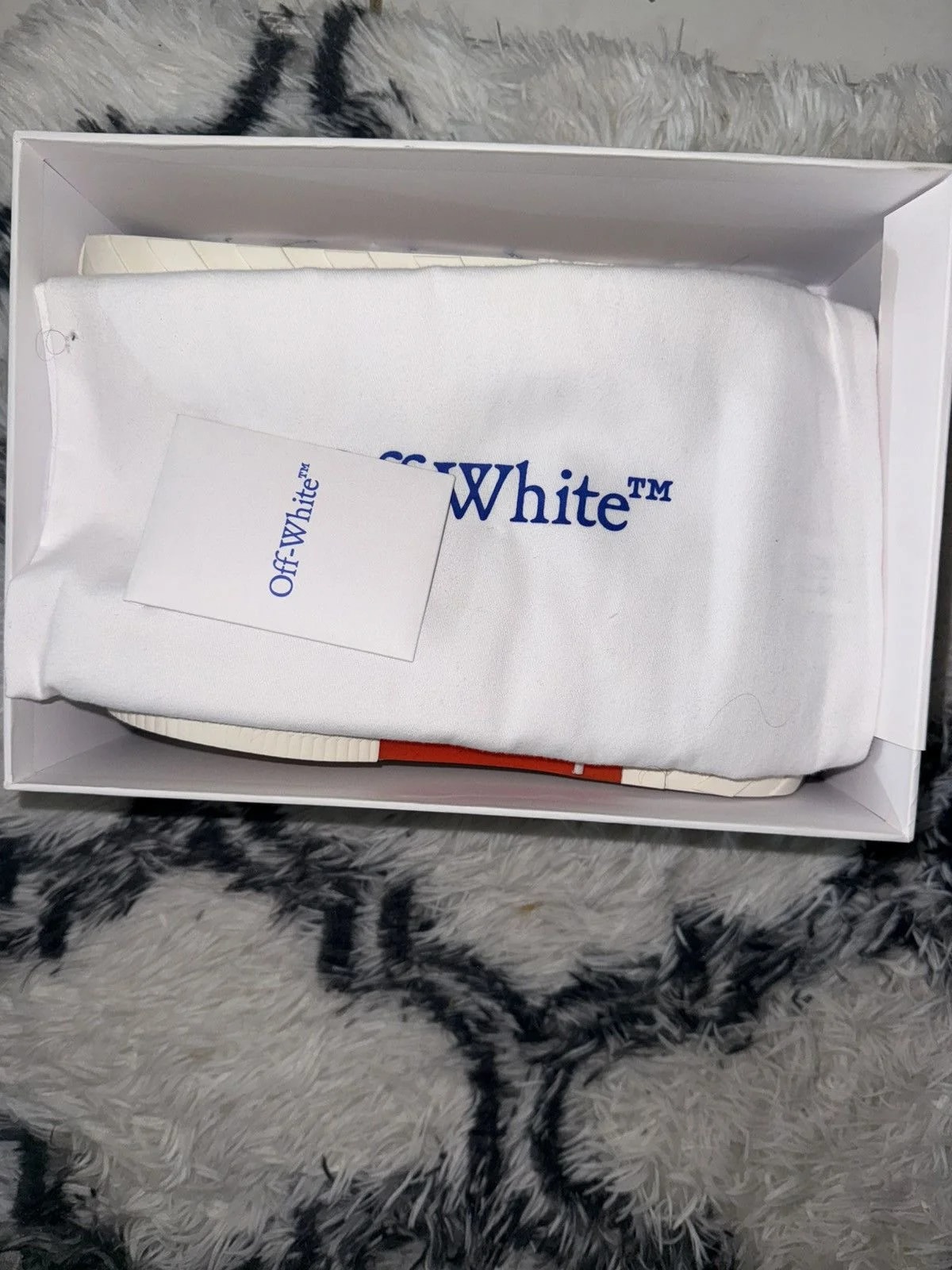 Off-White — Off-White Low Vulcanized () — Sneaker — resale