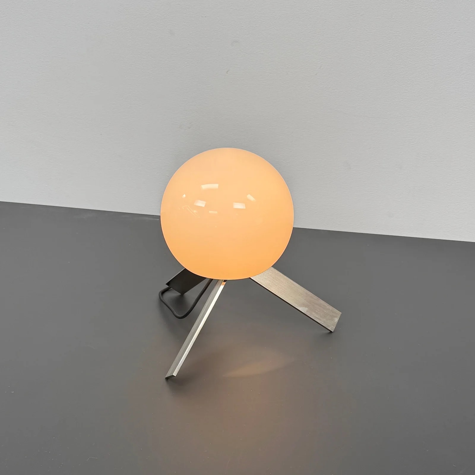 Michael Anastassiades To the Top Table Lamp 2