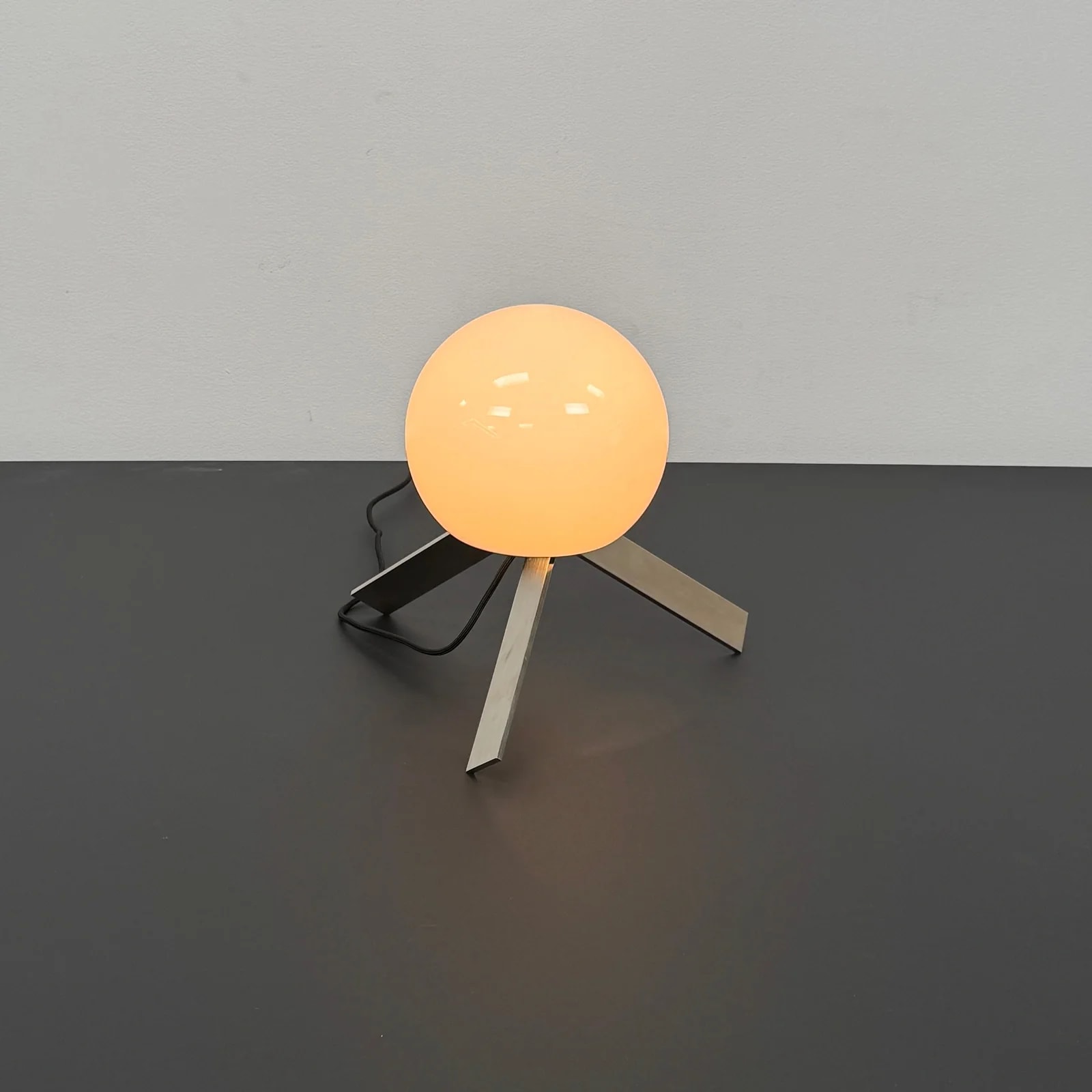 Michael Anastassiades To the Top Table Lamp 4