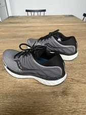 Size 9 Wide Saucony Hurricane 22 FitForm Running Shoes Race Ready Nwob 2