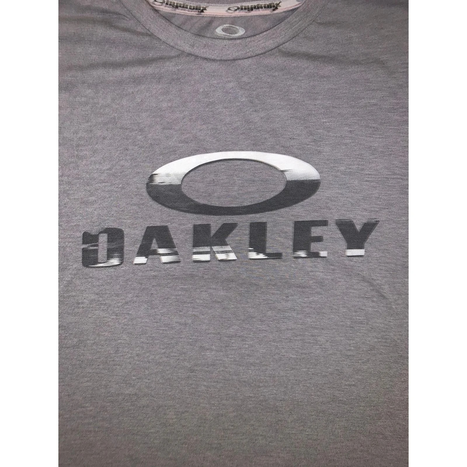 Oakley — Oakley T Shirt XXL Heather Metallic Logo Streetwear Tee — streetwear — resale