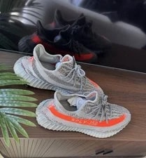 Yeezy Boost 350 V2 Beluga Reflective in Size 13.5 Authentication Guaranteed 3
