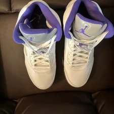 Air Jordan — Air Jordan 5 Retro 2022 — Sneaker — resale