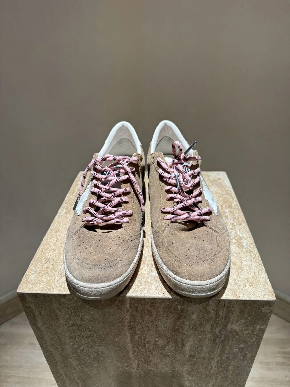 Golden Goose — Golden Goose Ballstar Low-Top — Sneaker — resale