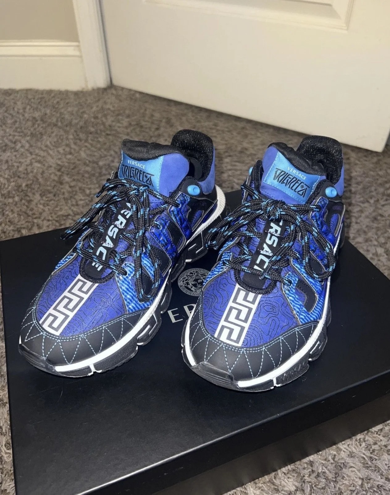 Versace — Versace Trigrecas — Sneaker — resale