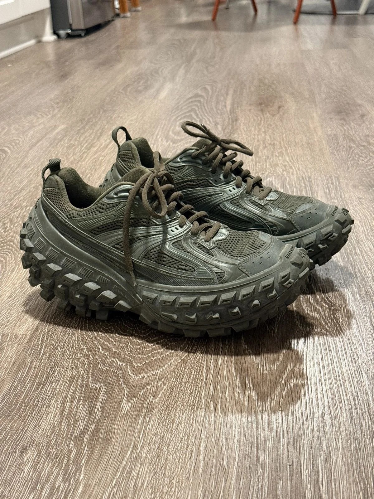 Balenciaga — Balenciaga Bouncer / Defender — Sneaker — resale