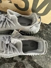 Yeezy Boost 350 V2 Size 4.5. Shoes 3