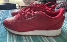 Reebok — Reebok Classic Leather ’s Running Shoe Athletic Size 7 — Sneaker — resale