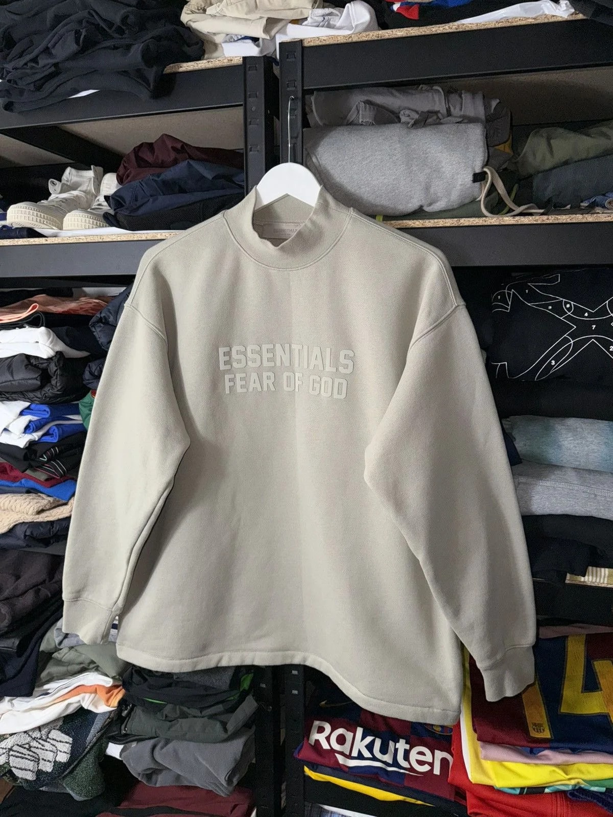 Fear of God — Fear of God Essentials Crewneck Sweatshirt Oversized — streetwear — resale
