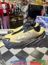 Adidas Yeezy Boost 700 Mnvn 'Resin' 4