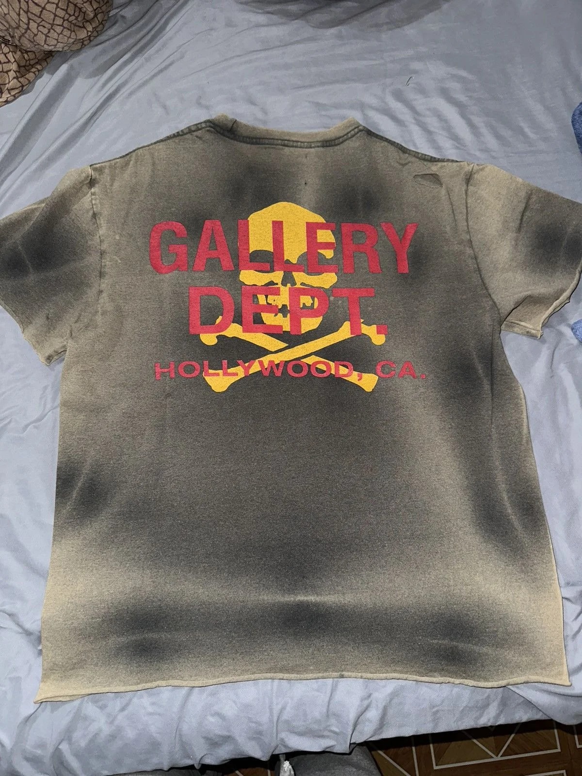 Gallery Dept — Gallery Dept Distressed Logo-Print Cotton- T-Shirt — streetwear — resale