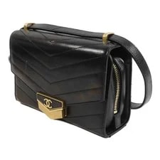 Chanel CC GHW Chevron Medal Flap 3