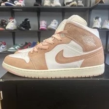 Air Jordan 1 SE Mid Legend 4