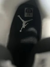 Air Jordan 4 Military 4