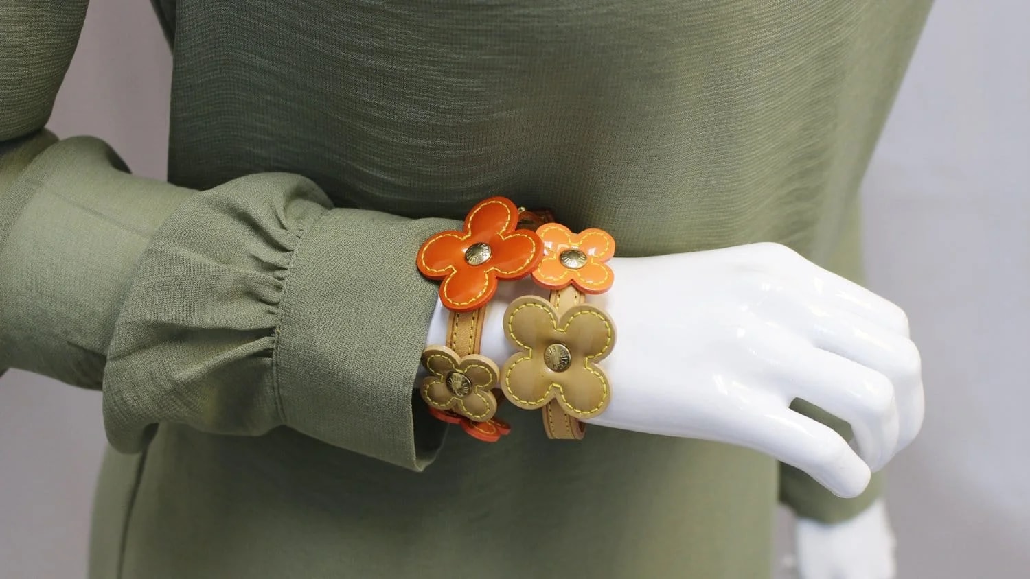 Louis Vuitton — Louis Vuitton Lexington Fleurs Bracelet — Accessory — resale