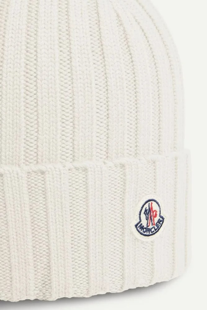 Moncler L20933b00036a9327030 Ribbed Beanie — Beanies 2