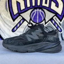 New Balance — Size 6 - New Balance 990 V6 Running Shoes — Sneaker — resale