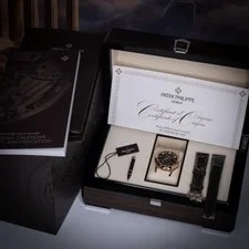 Unworn Patek Philippe Complications Annual Calendar 5205R-011 Rose Gold Green 2