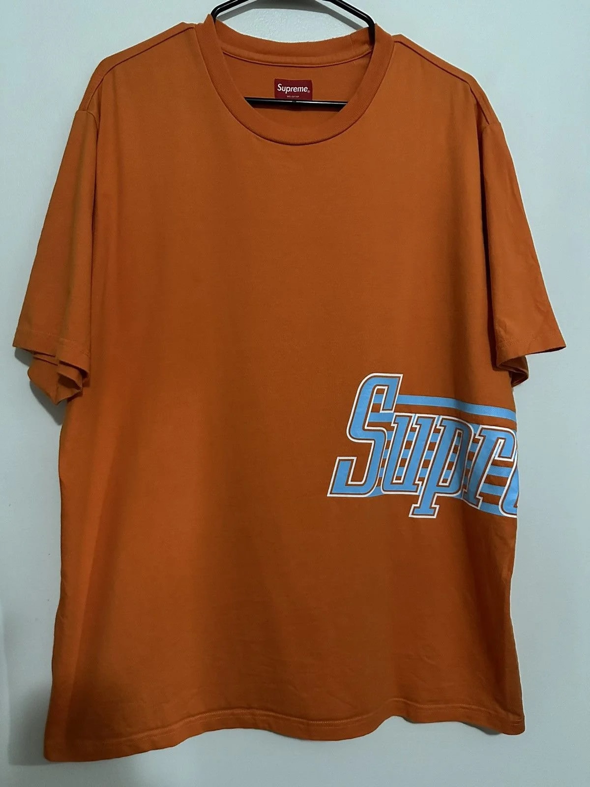 Supreme — Supreme Side Logo S/S Top Tee — streetwear — resale
