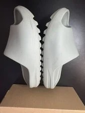 Yeezy Slide Salt 10M 3