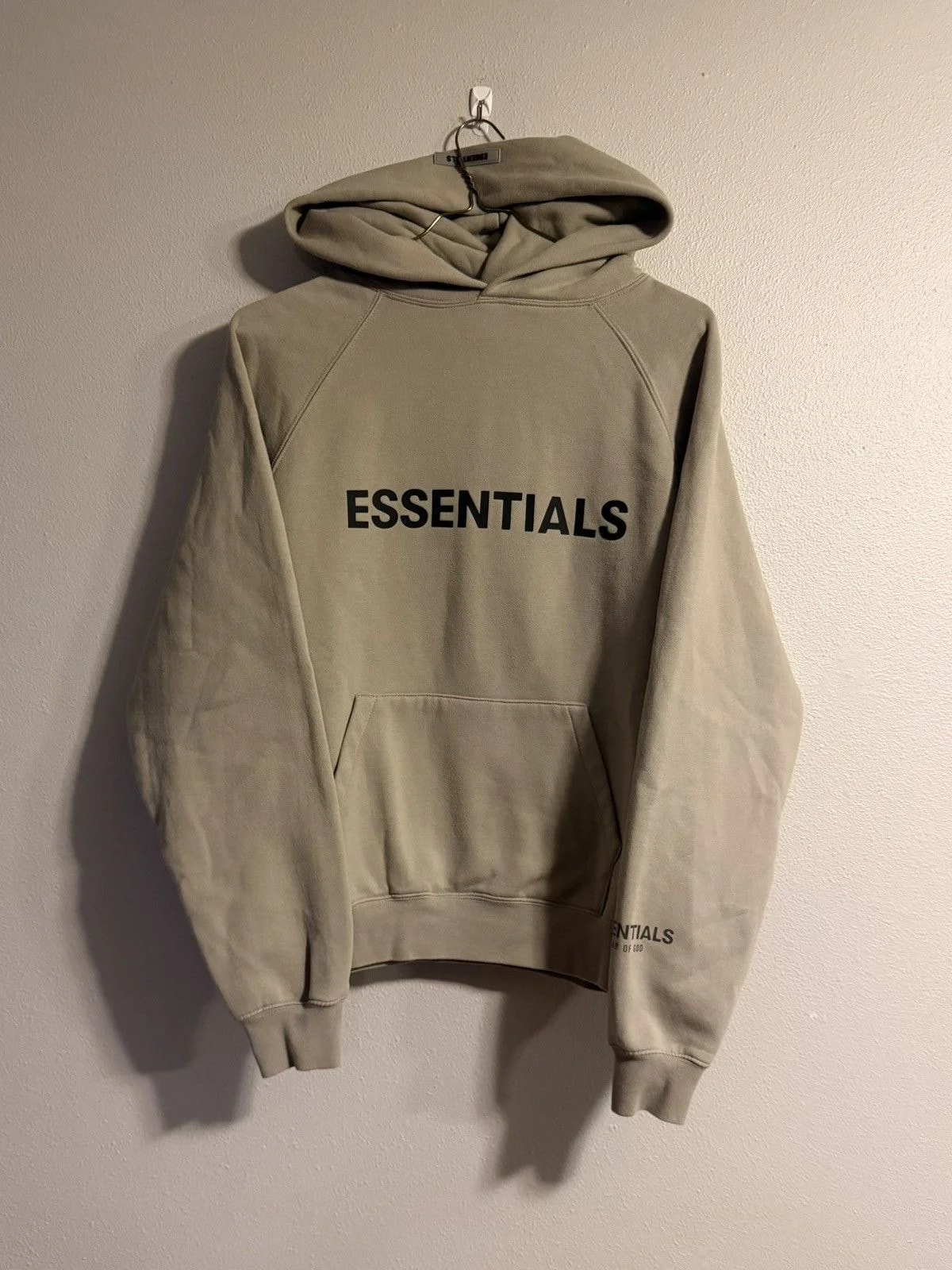 Fear of God Essentials — Fear of God Essentials Spell Out Heavyweight Hoodie M — streetwear — resale