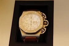 Audemars Piguet — Audemars Piguet T3 Offshore Chrono White Dial — Watch — resale