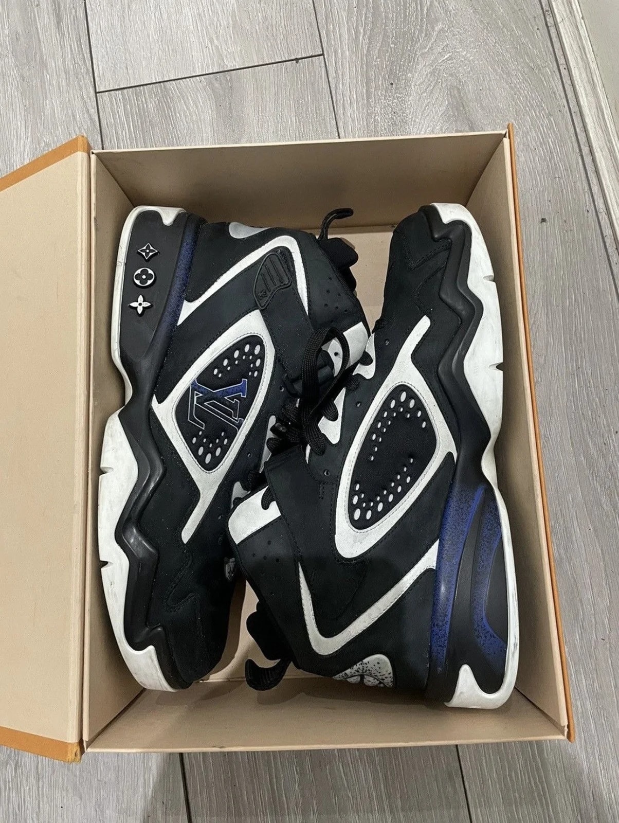 Louis Vuitton — Virgil Abloh Louis Vuitton Basketball — Sneaker — resale