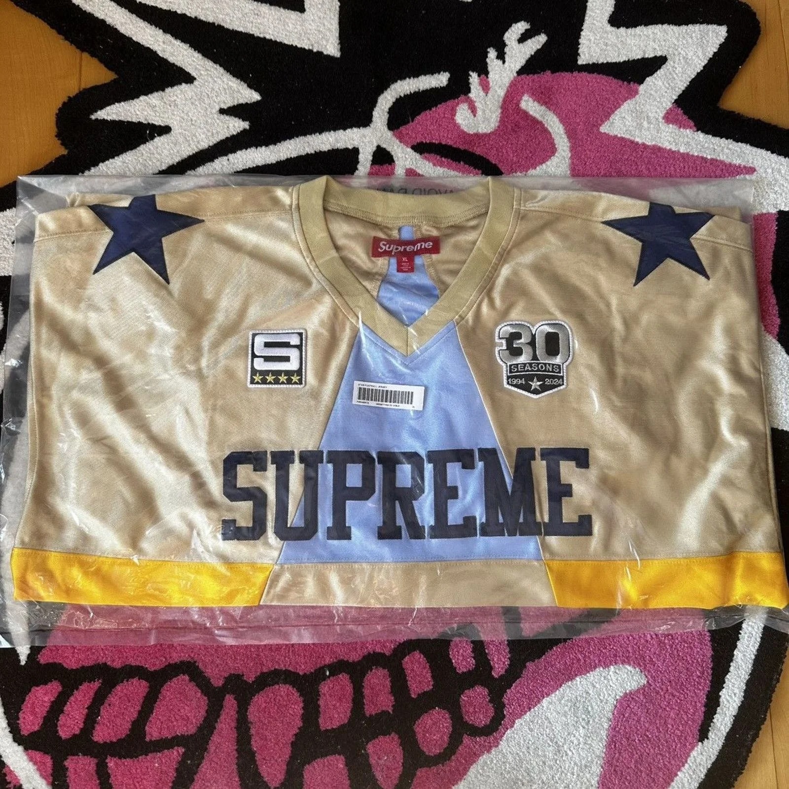 Supreme — Supreme Star Football – Size XL – — streetwear — resale