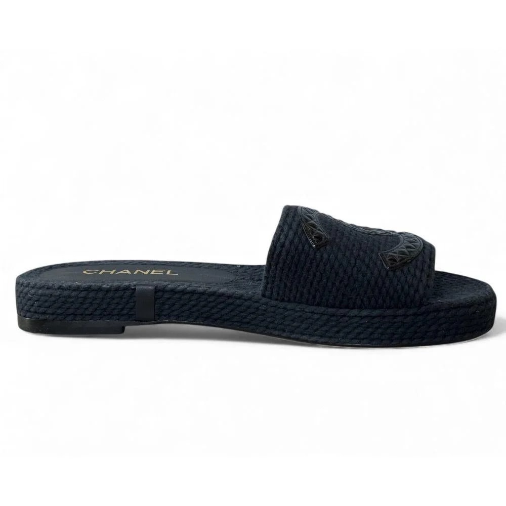 Chanel CC Slides 3