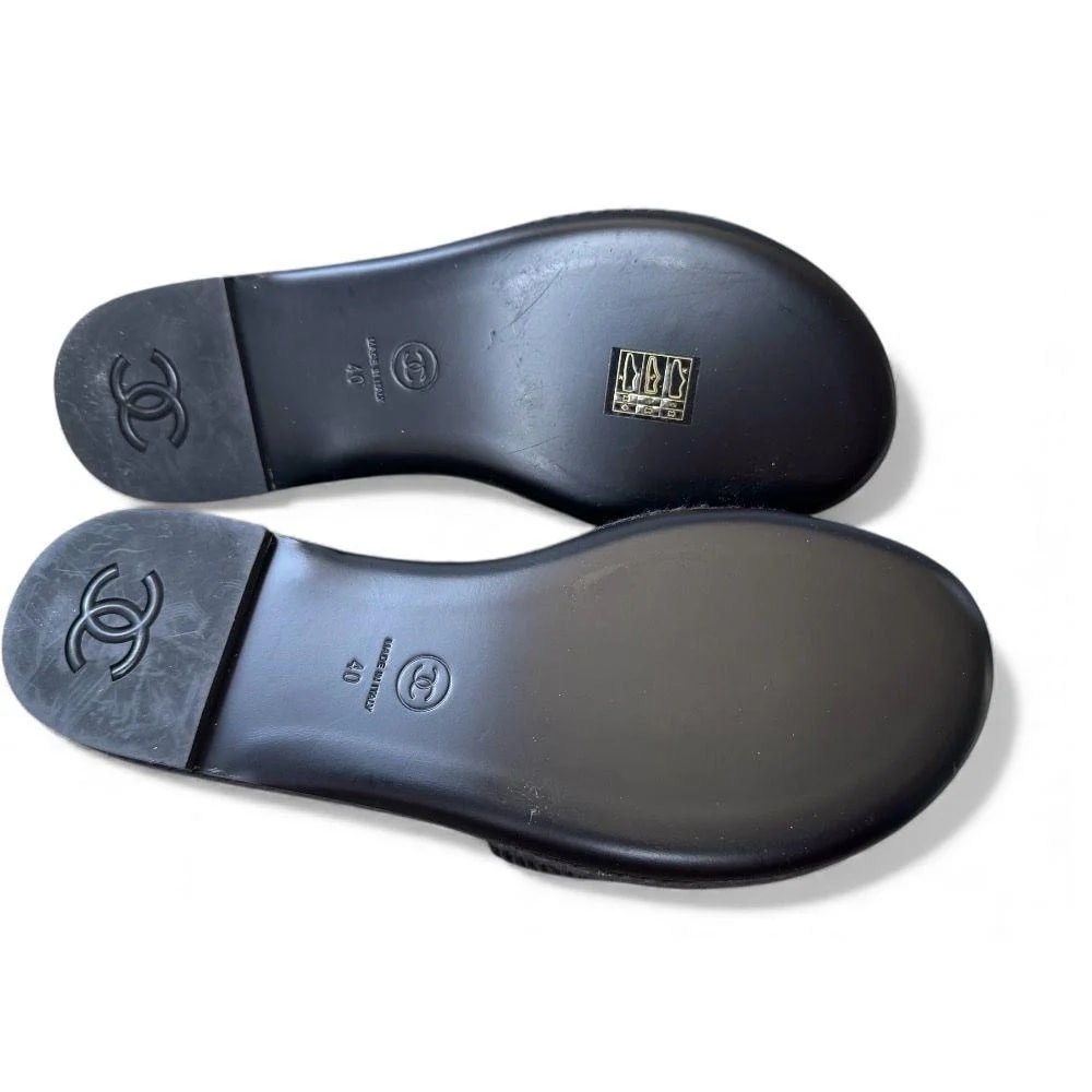Chanel CC Slides 4